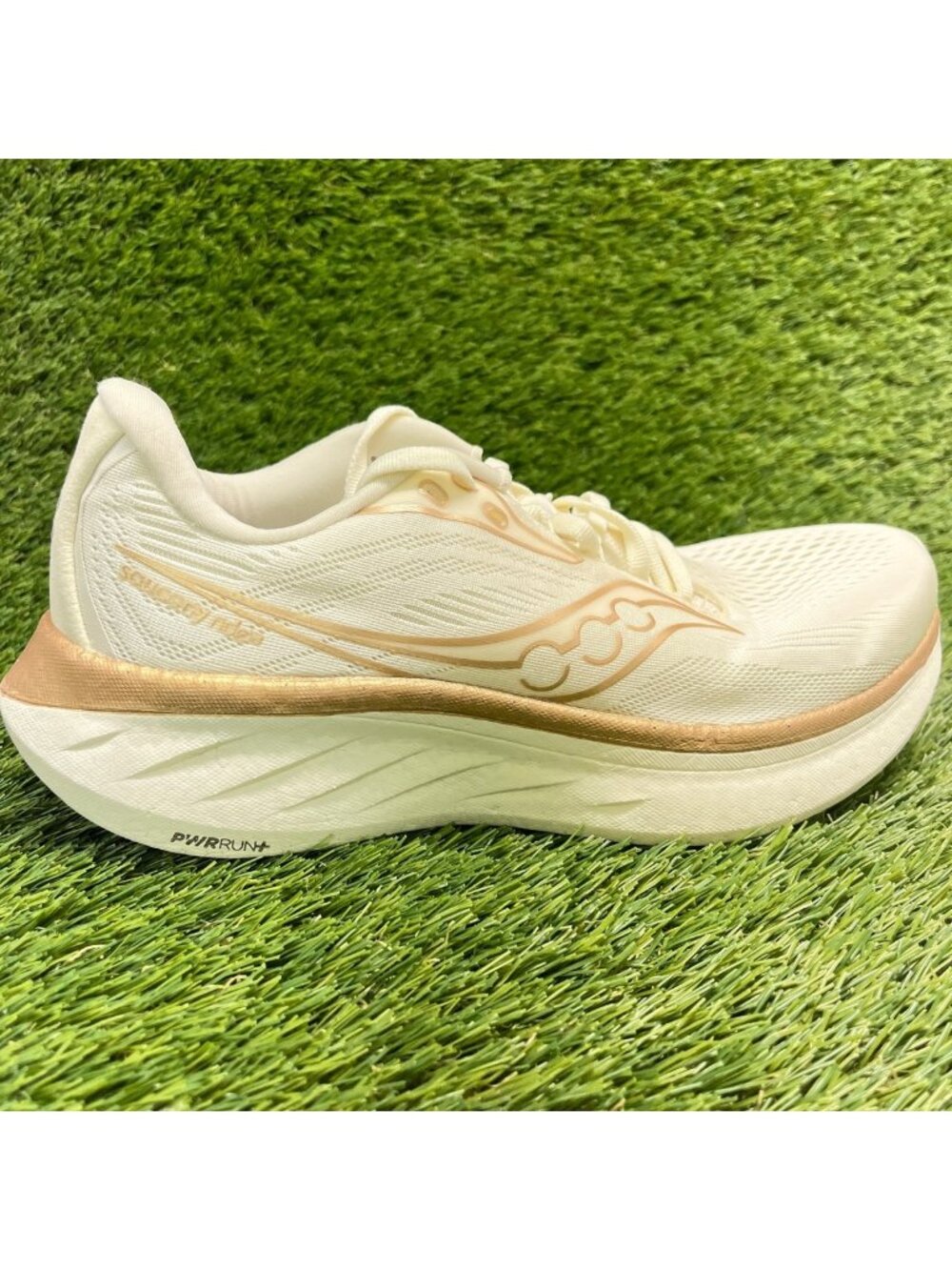 Saucony Ride 18 Womens Size 8 Vanilla Beige Gold Athletic Running Shoes Sneakers